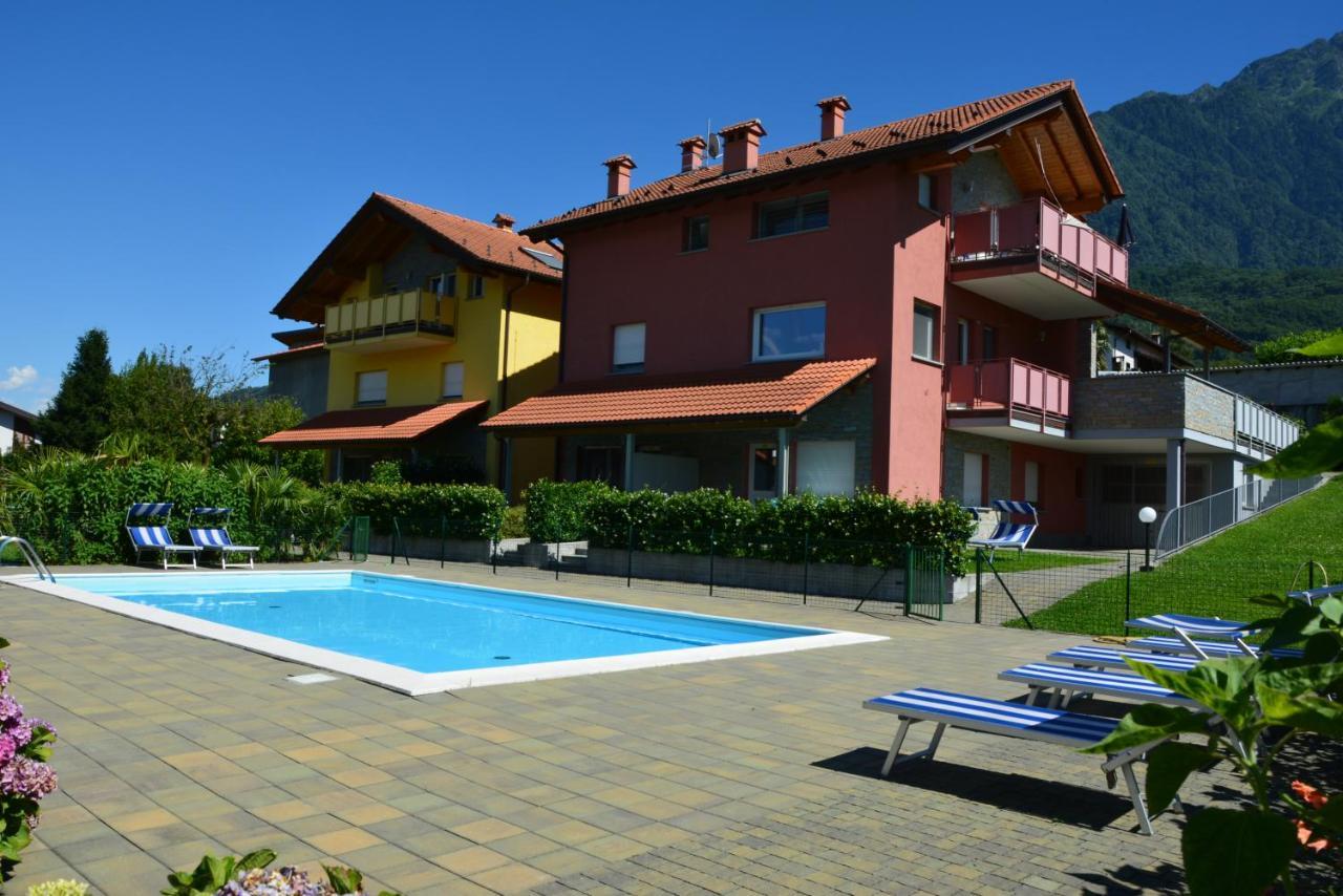 Residence Girasole Casa Rossa A Colico Luaran gambar