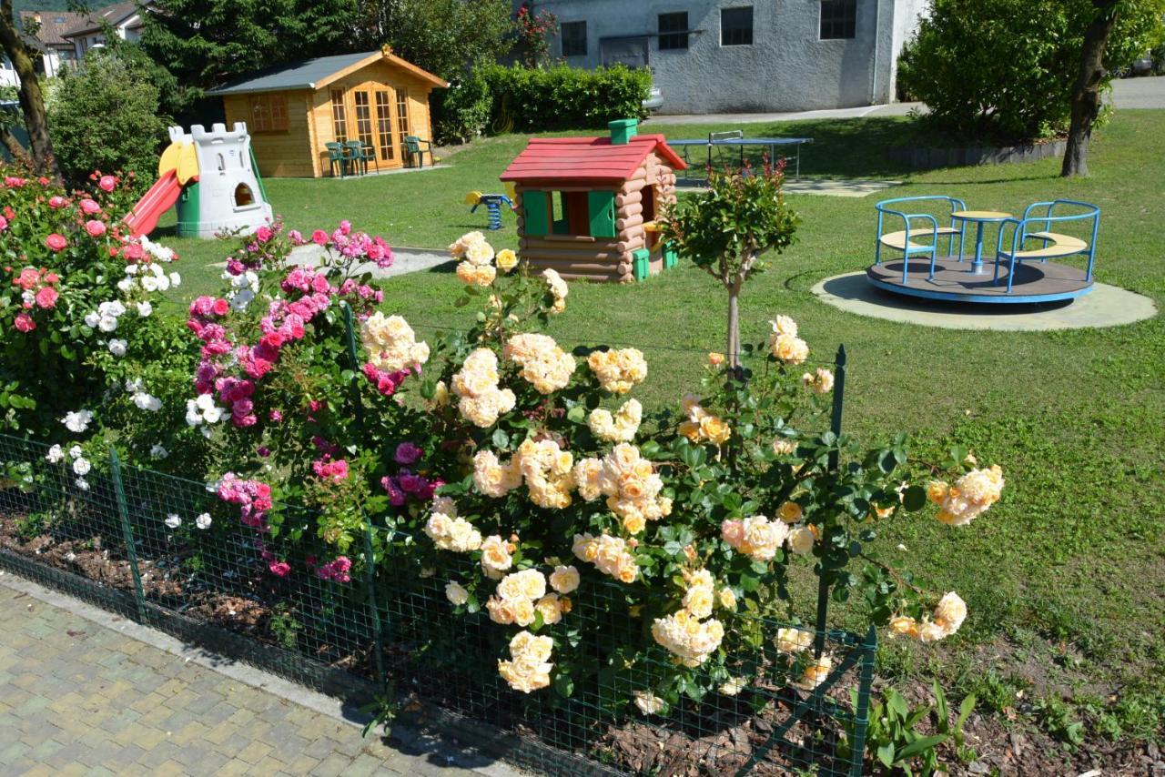 Residence Girasole Casa Rossa A Colico Luaran gambar